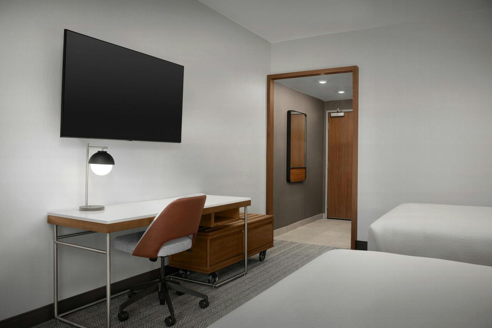 Отель Courtyard By Marriott Antioch Питтсбург Экстерьер фото